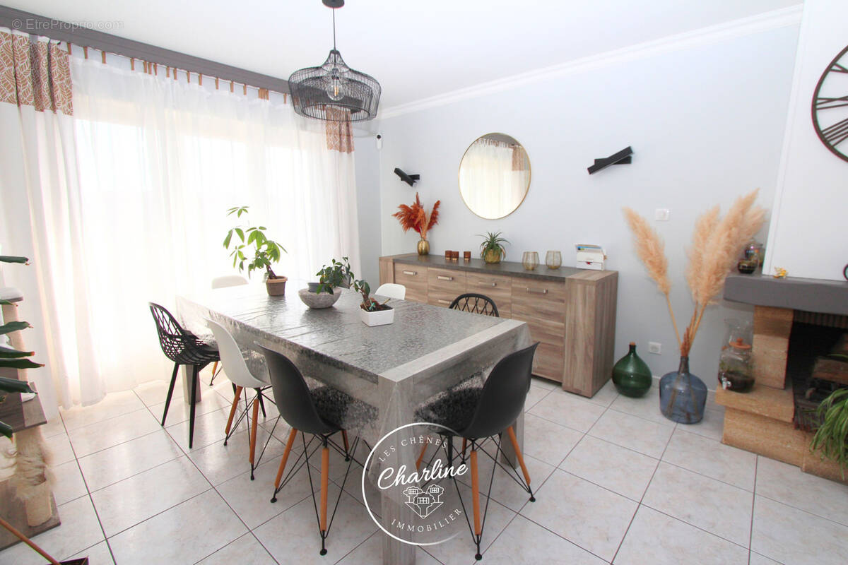 Maison à MONTOIS-LA-MONTAGNE