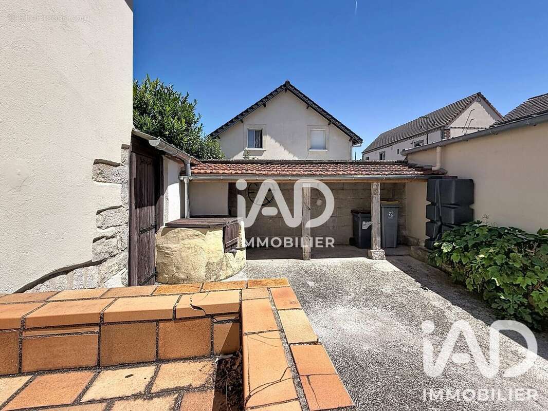 Maison 97 m² à Saint-Clement  - photo 3