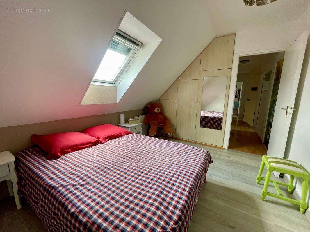 Maison à BURES-SUR-YVETTE