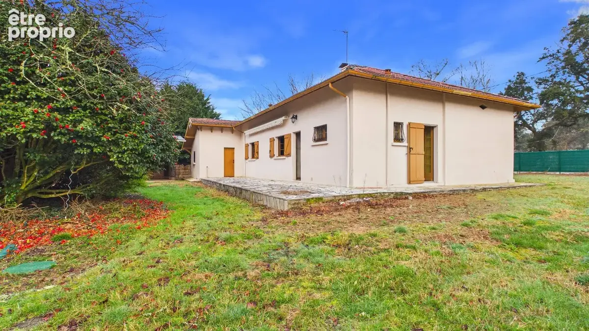 Maison des années 80 à rénover sur terrain constructible de 1191 m² - photo 13