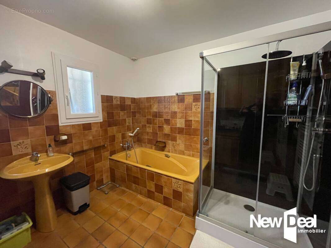 Maison à ENTREPIERRES