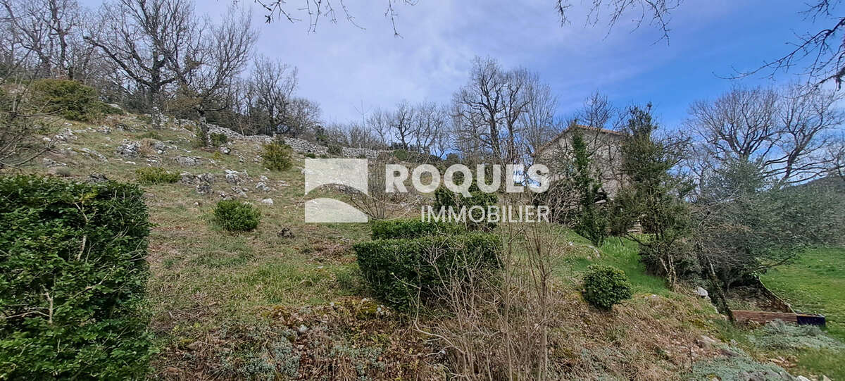 Maison en pierre de 104,65 m2 sur terrain attenant de 9420m2 - photo 3