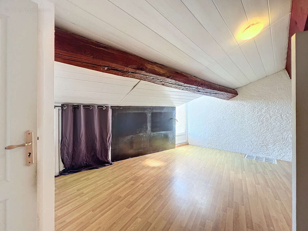 Maison à PEZILLA-LA-RIVIERE