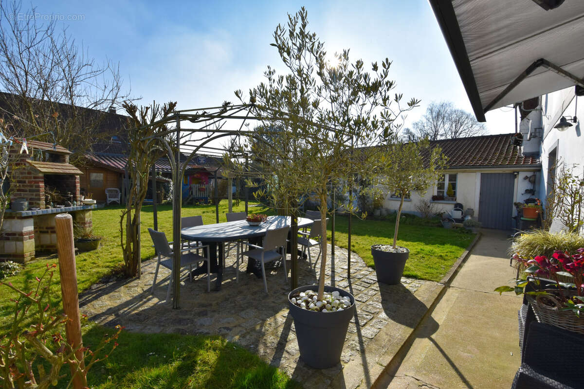 Maison à HALLENCOURT