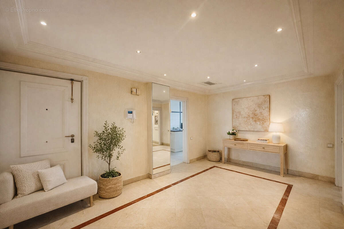 Appartement à VALLAURIS
