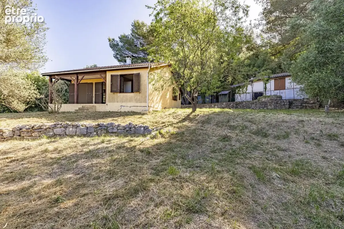 Nice - Vinaigrier -  Maison et dépendance à rénover sur terrain plat de 4.800 m² avec vue mer - photo 3