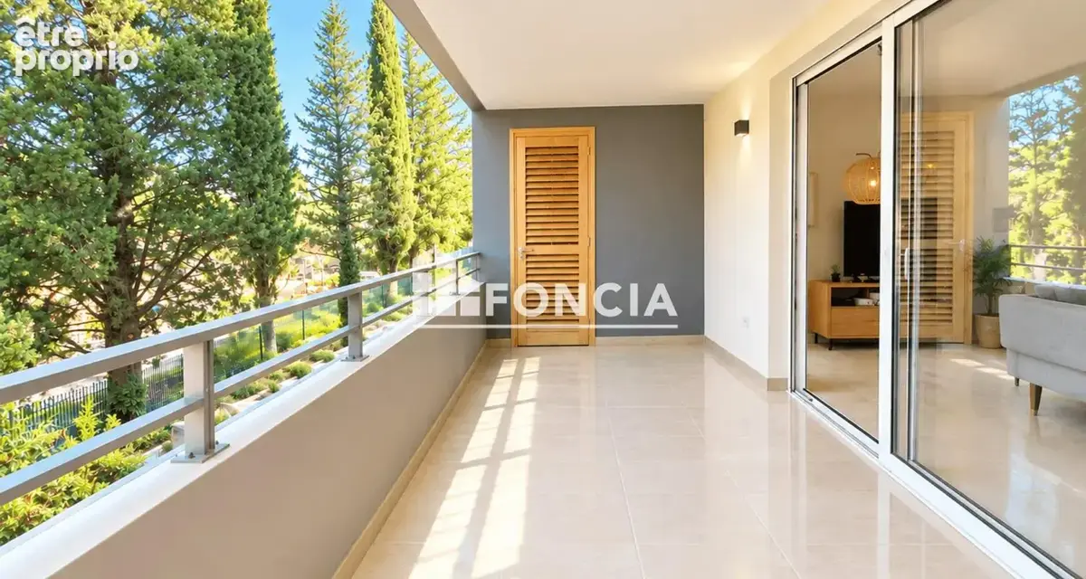 Exclusivité fréjus, grand 2 pièces avec spacieuse terrasse et garage ferme - photo 2