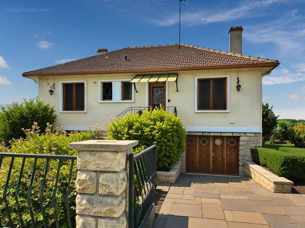 Maison à CHOISY-AU-BAC