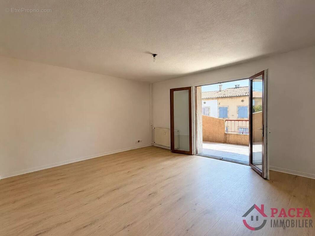 Appartement T2 avec terrasse et parking - photo 1