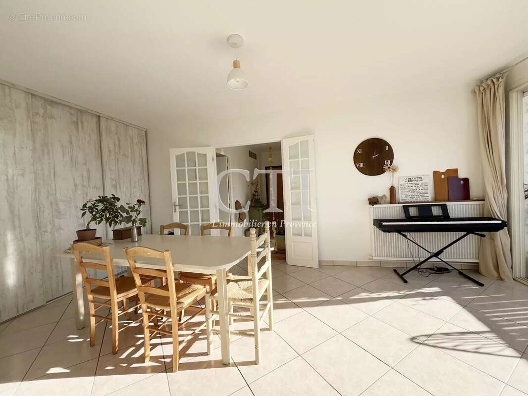 Appartement à NYONS