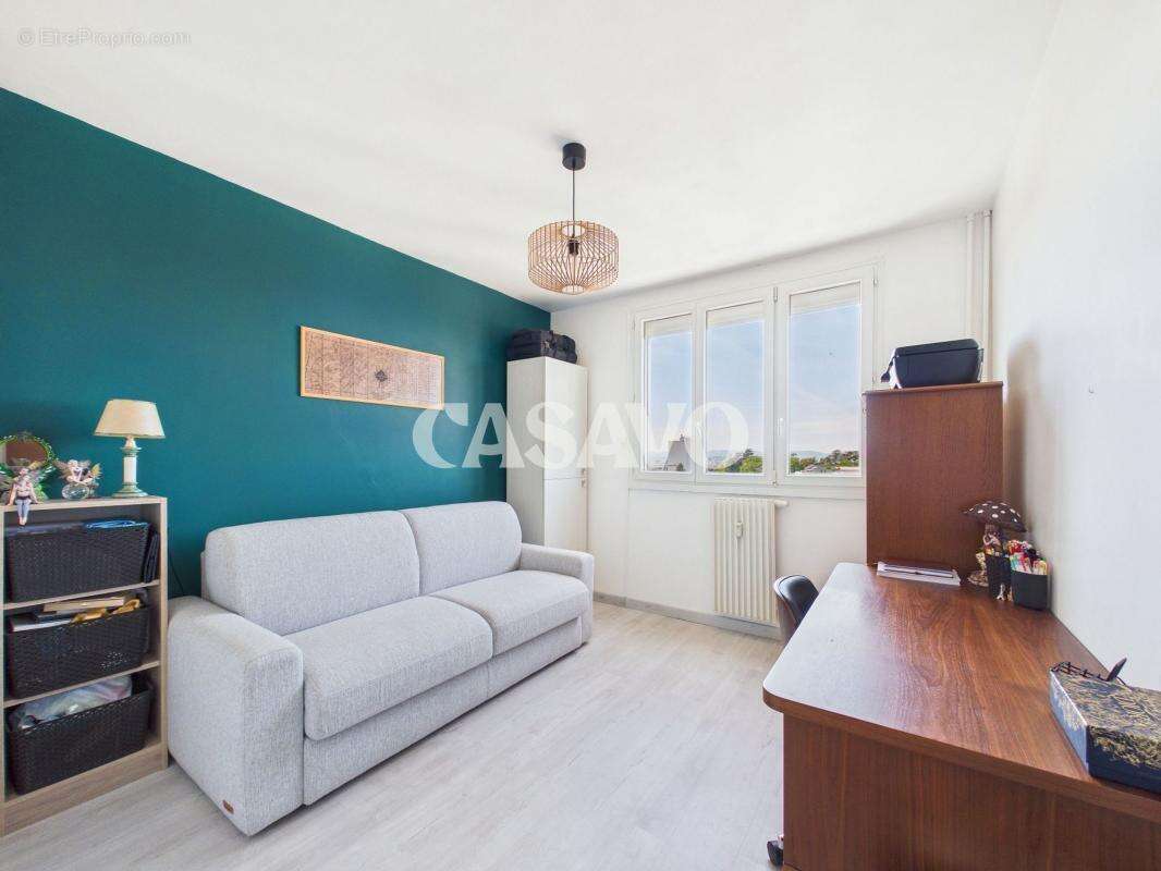 Appartement à DECINES-CHARPIEU
