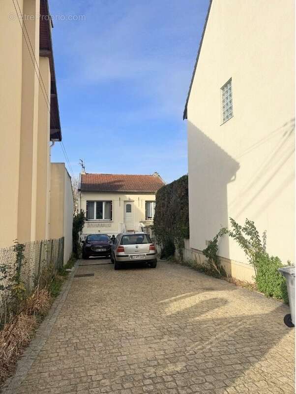 Maison à SARTROUVILLE