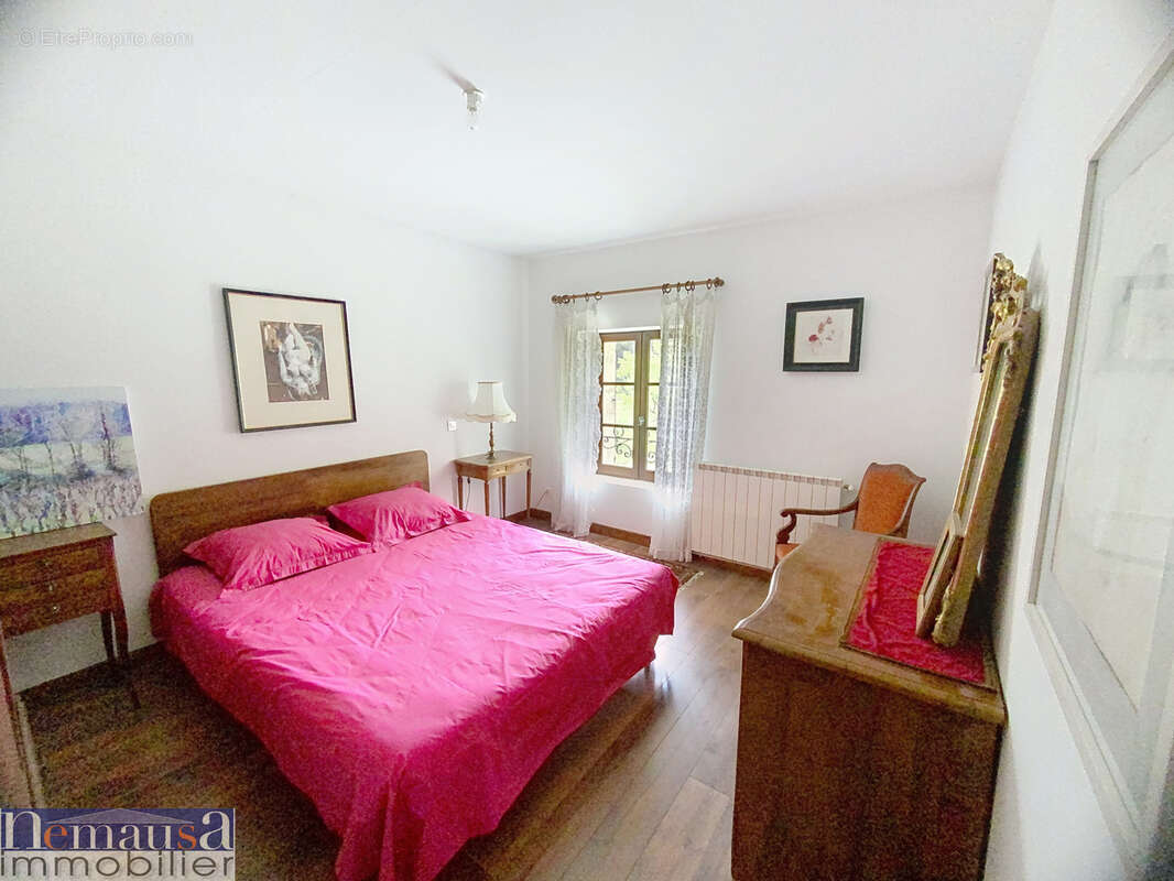 Maison à SAINT-LAURENT-DES-ARBRES