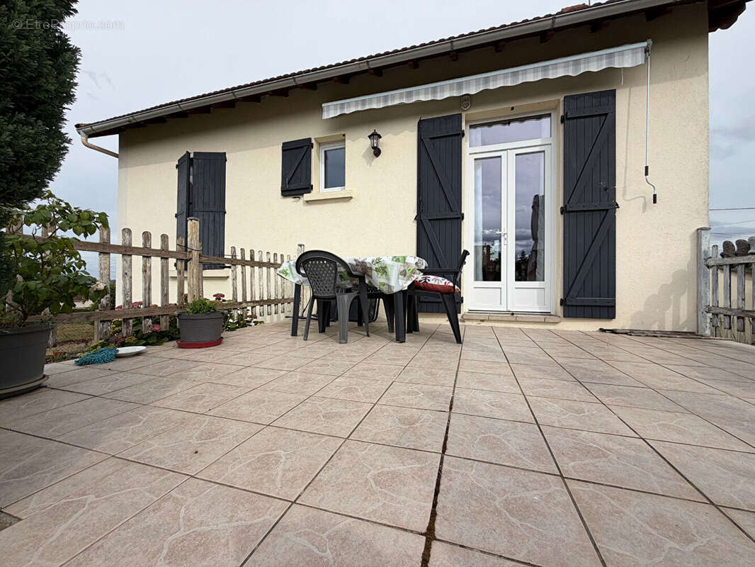 Maison à DOMERAT