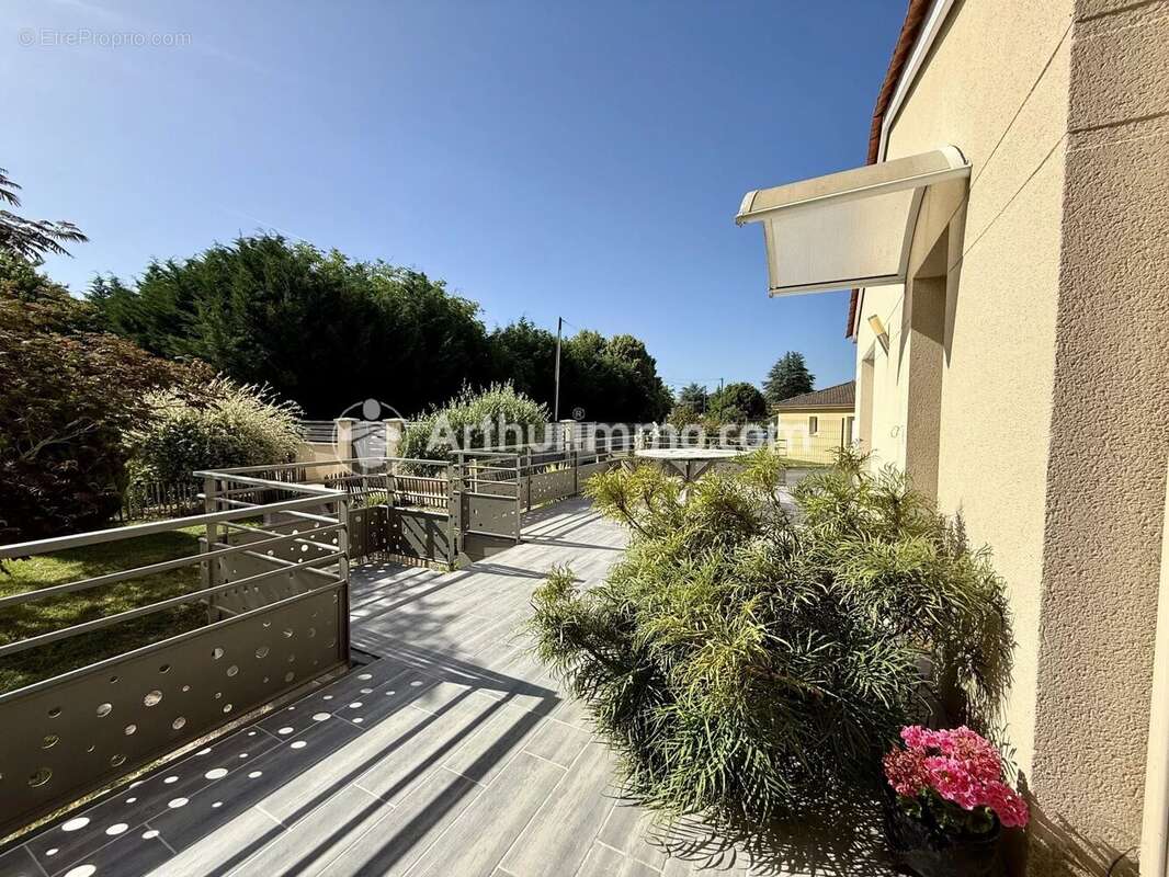 Maison contemporaine de 136m² 5 pièces 3 garages - photo 8