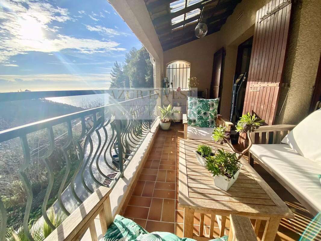 Appartement à ROQUEBRUNE-CAP-MARTIN