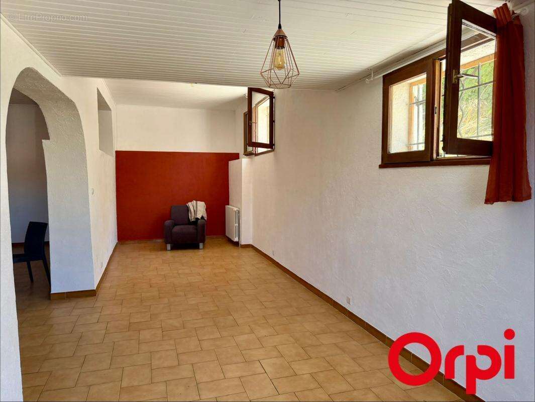 Maison familiale de 190 m² – 4 chambres – jardin 122 m² – garage 35 m² – potentiel 2 logements - la penne-sur-huveaune 13821 - photo 17