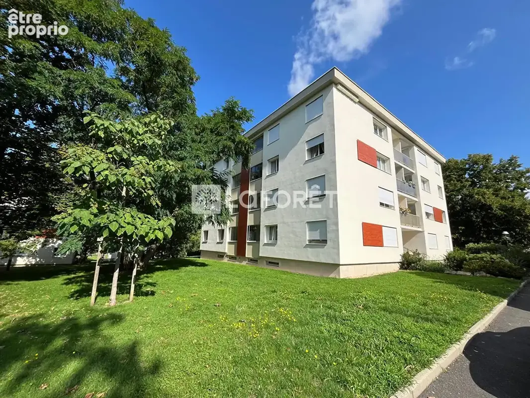 Appartement à SAINT-MICHEL-SUR-ORGE