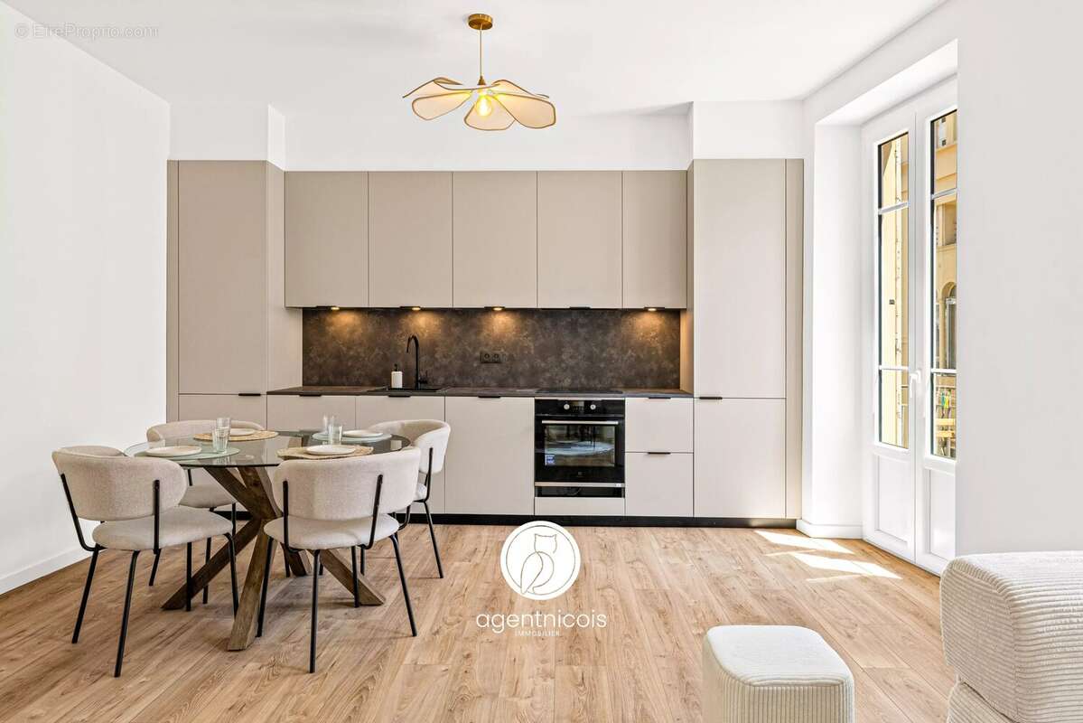 Nice // carré d'or - rue de france : 3 pieces /  balcon sud / rénové / avant dernier etage - photo 5
