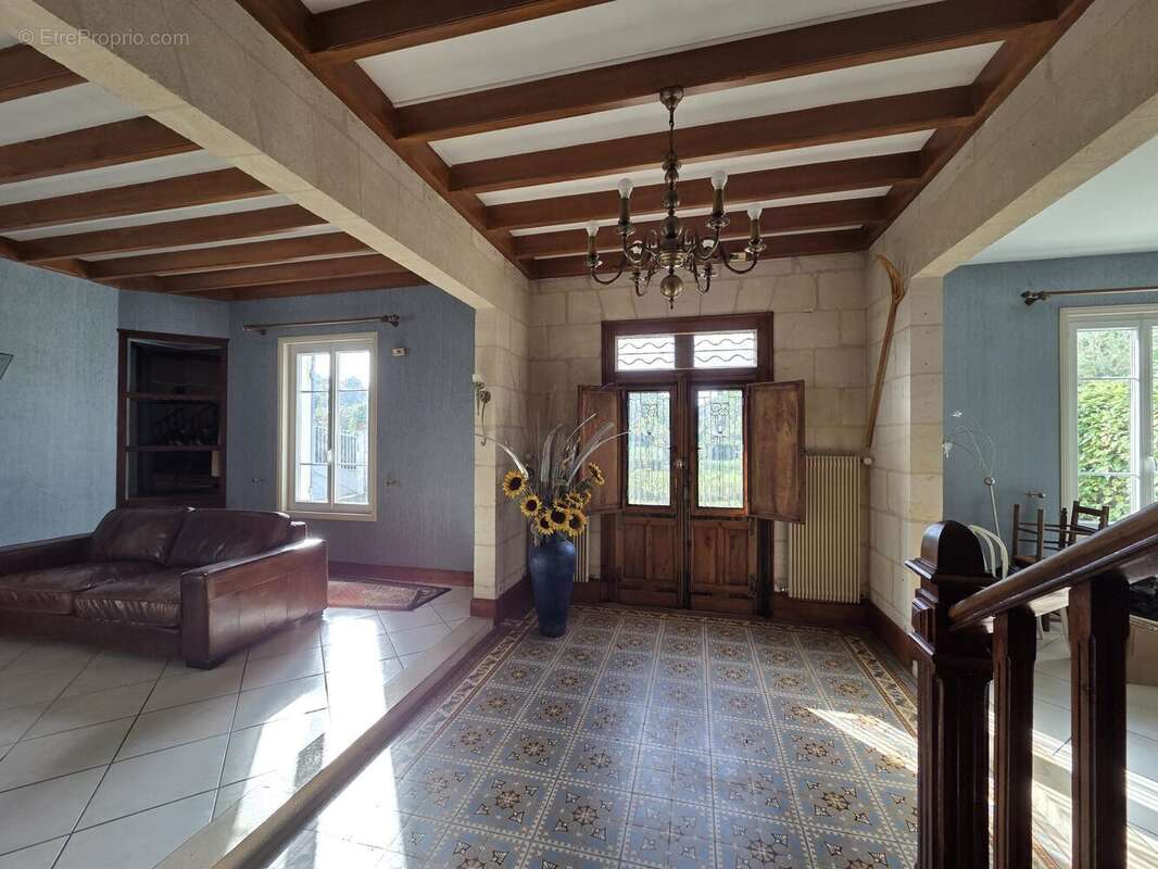 Maison 175 m² à Saint-Denis-De-Pile  - photo 3