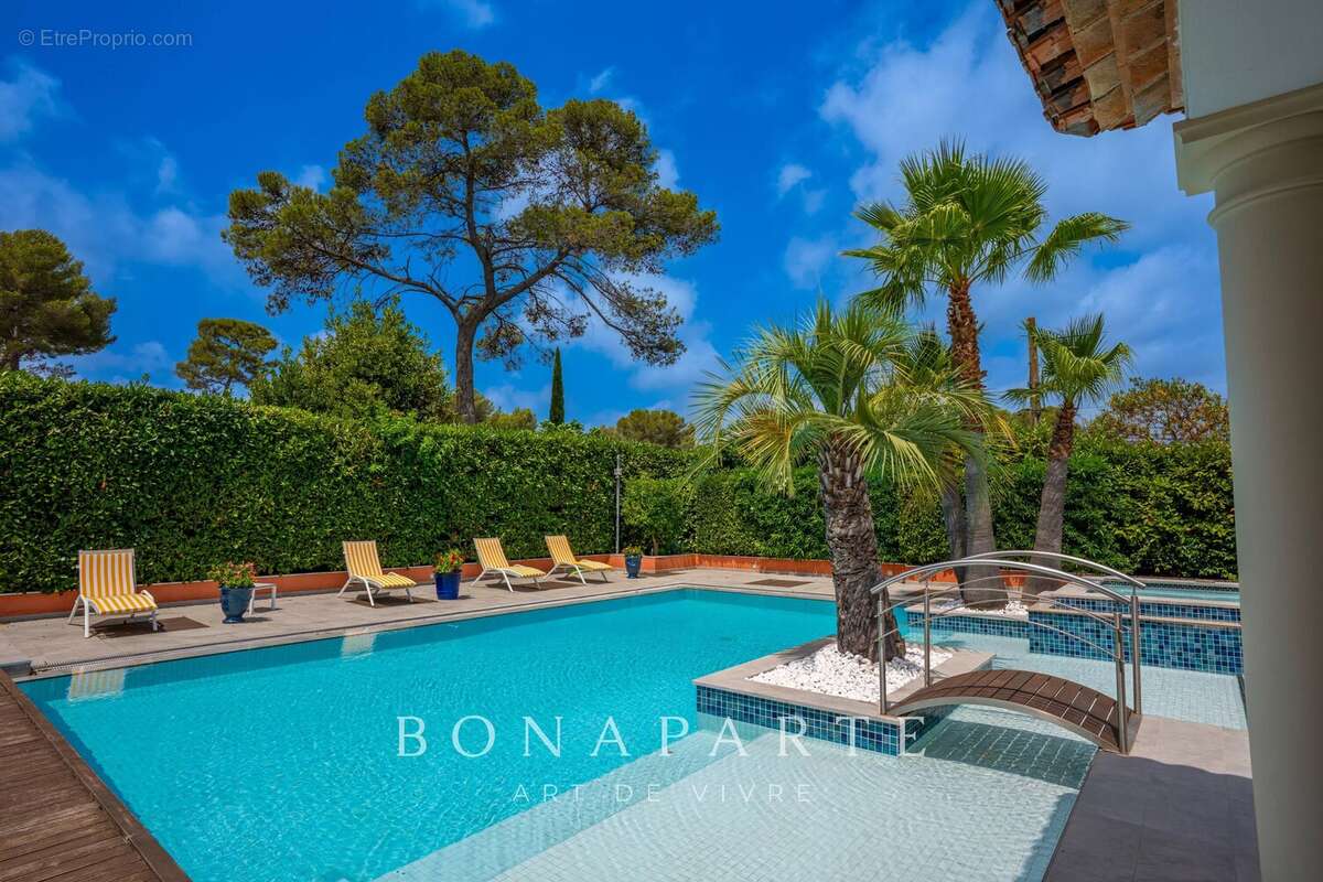 Mougins Villa de plain pieds dans un domaine à 1O minutes du bord de mer - photo 2