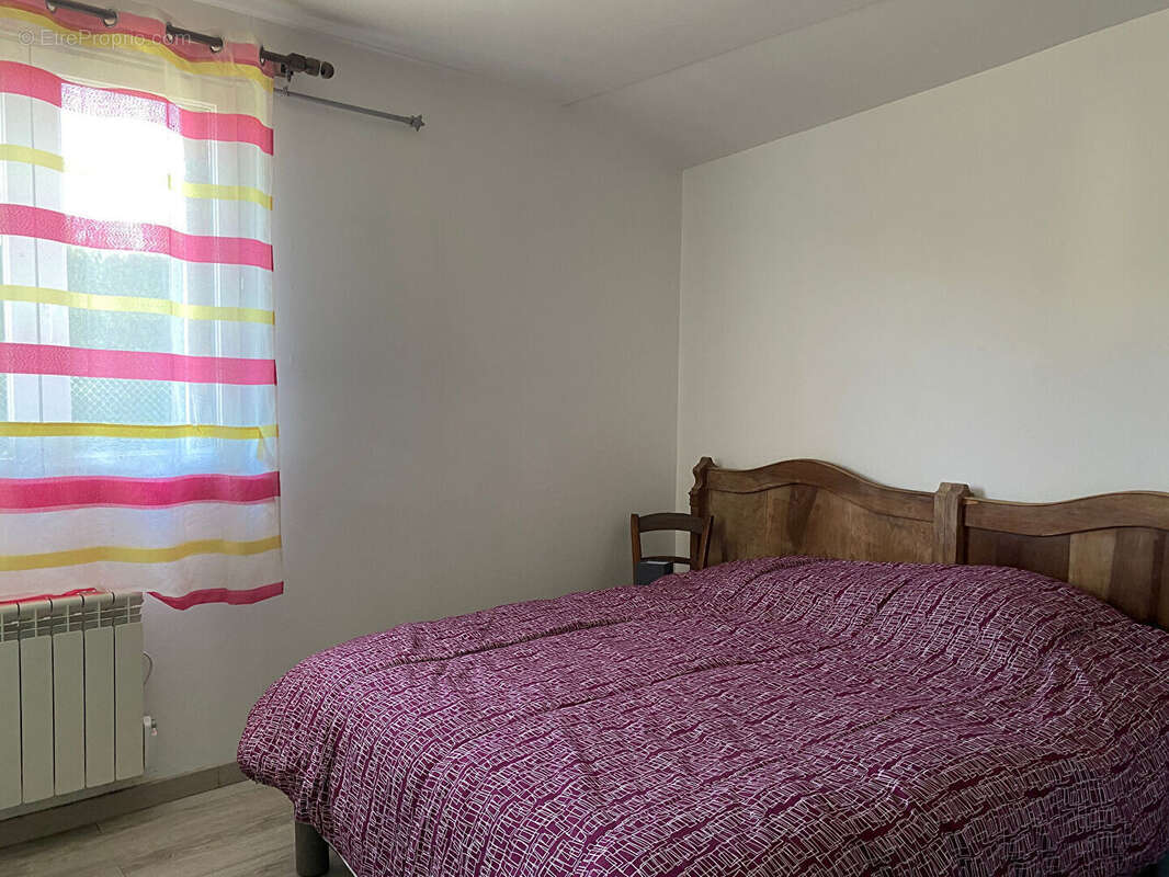 Maison à CAMIAC-ET-SAINT-DENIS