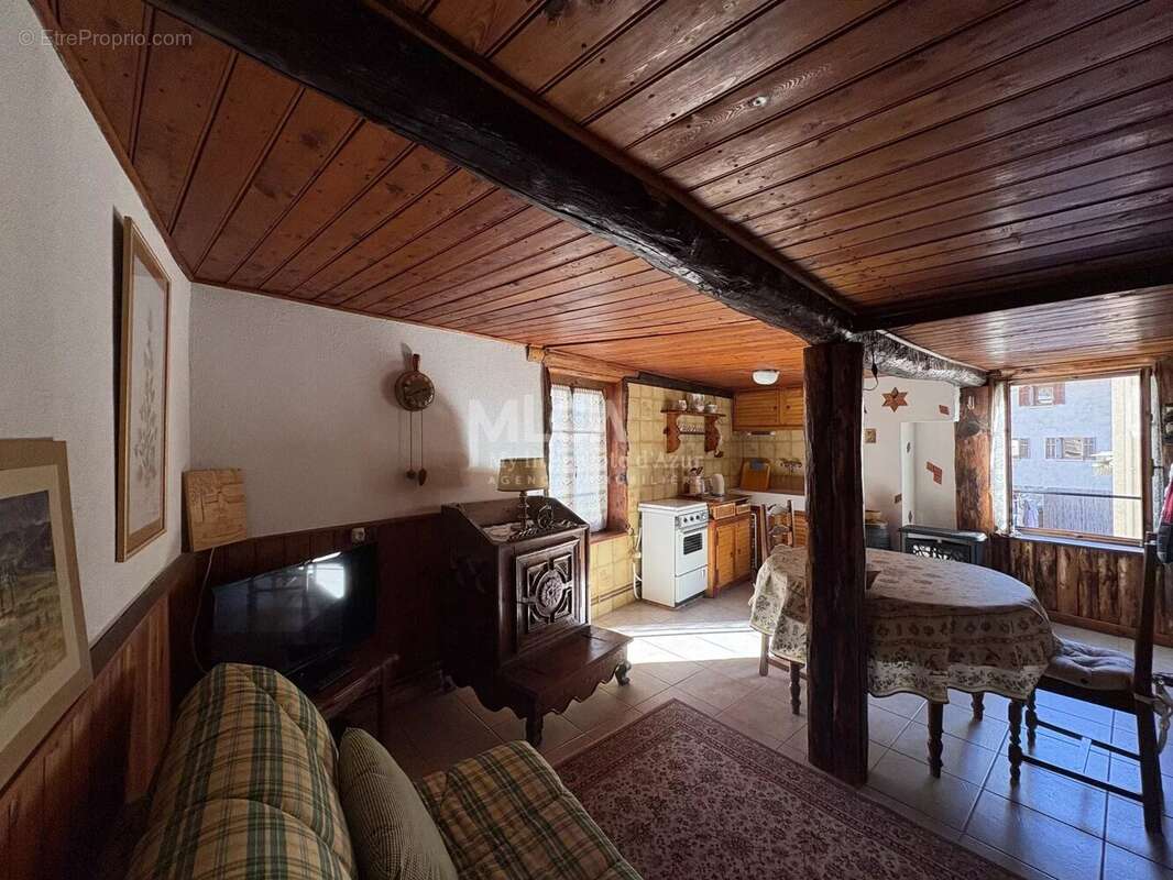 Appartement à SAINT-ETIENNE-DE-TINEE