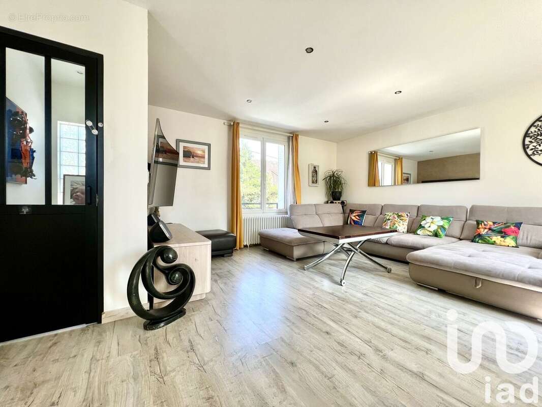 Photo 2 - Maison à VILLECRESNES