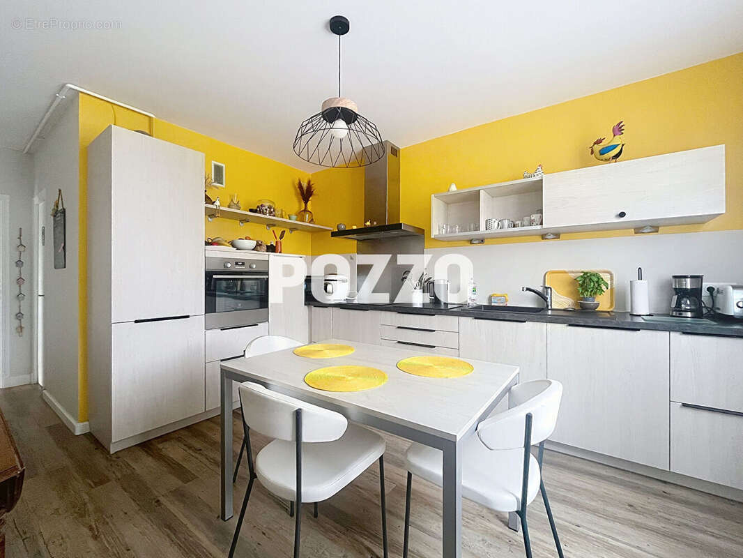 Appartement à DONVILLE-LES-BAINS