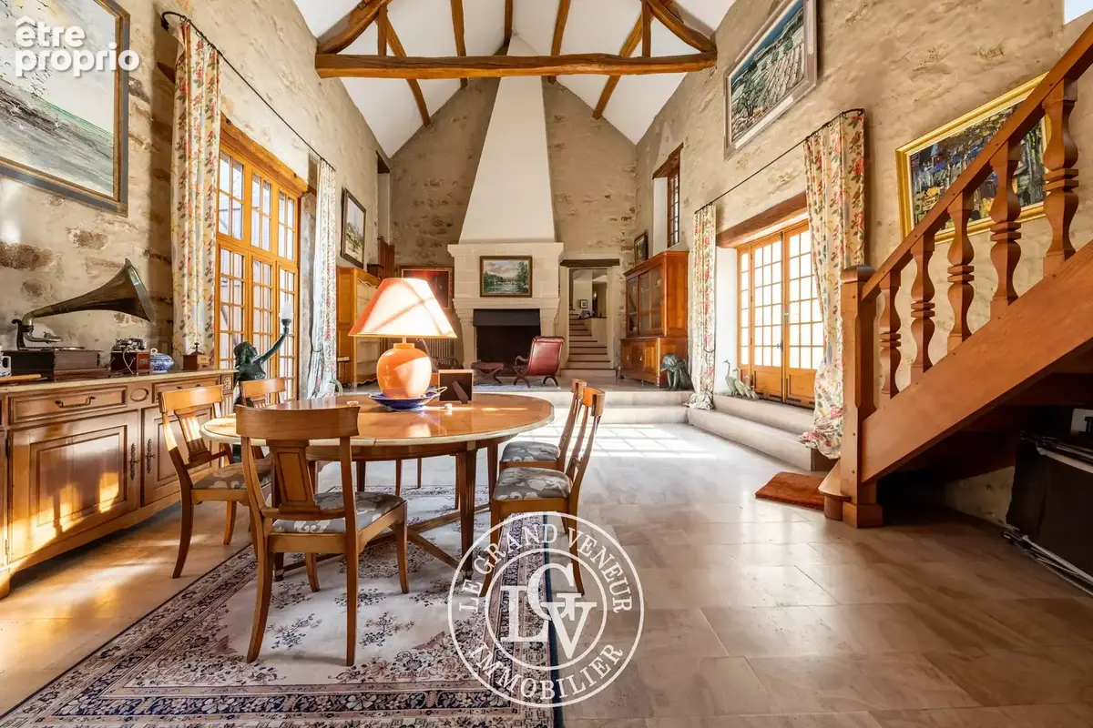 Proche fontainebleau - propriété de caractère avec piscine et maison de gardien sur un beau terrain de 5 500 m² - photo 8