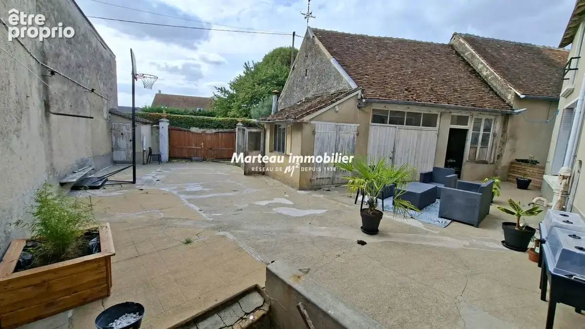 Maison familiale d'environ 122 m² - Souligné-sous-Ballon - photo 8