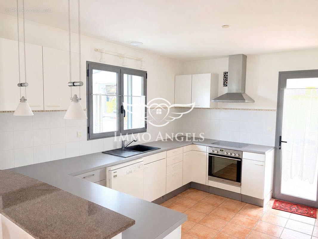 Maison 162 m² à Semussac  - photo 9