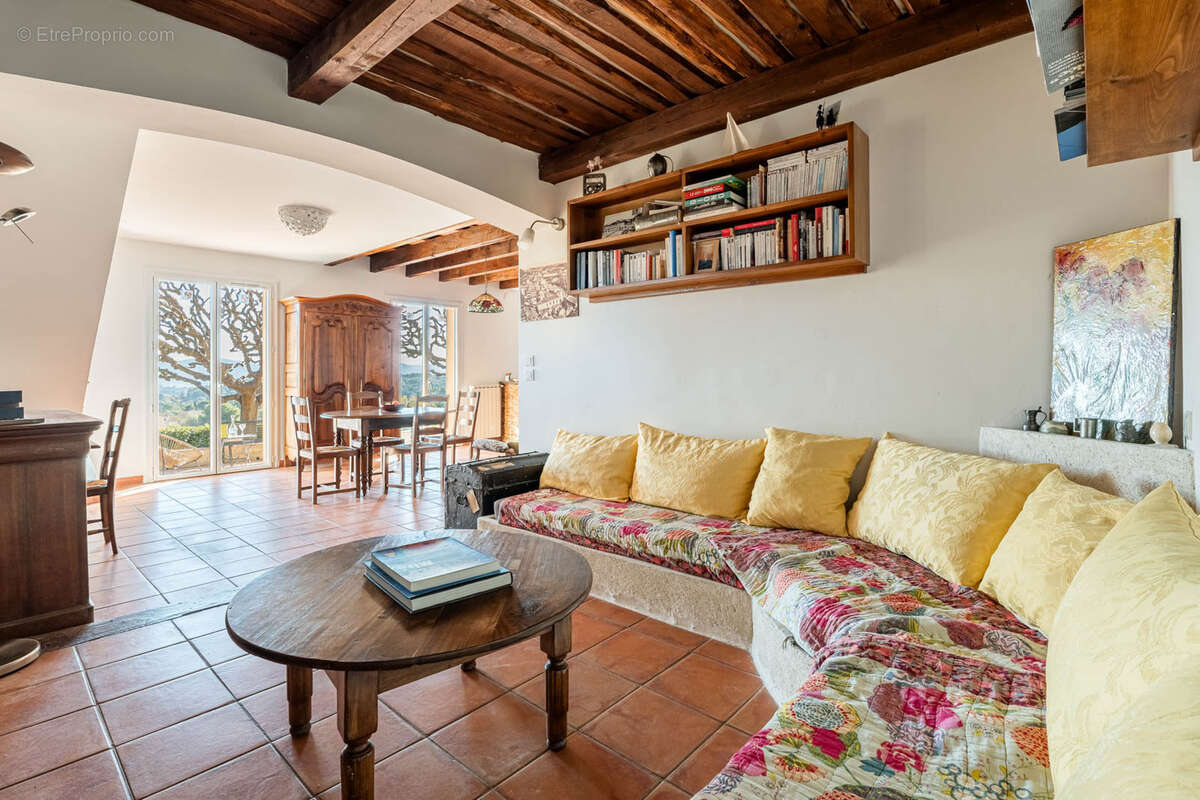 Maison à ROQUEVAIRE