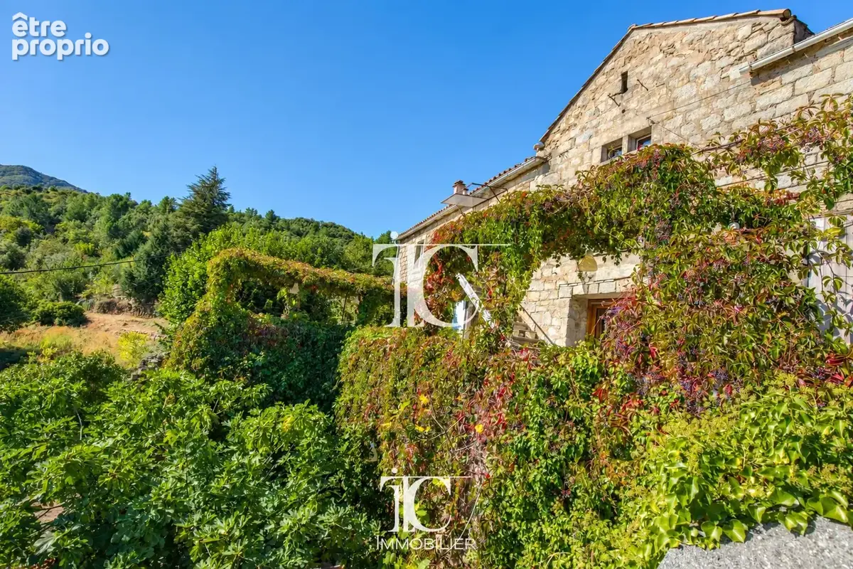 Propriete du xviieme siecle 400m² habitable 4280m² de terrain - photo 18