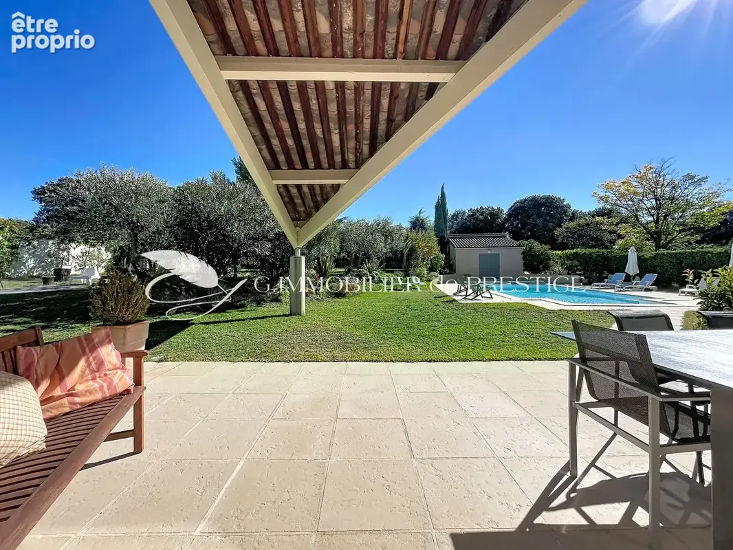 Une remarquable villa d’architecte et sa piscine baignée de soleil - photo 23