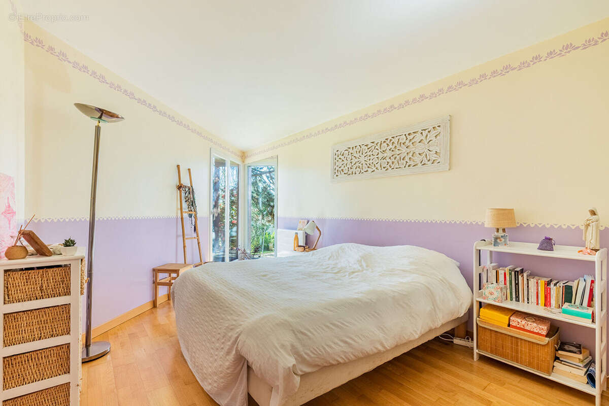 Maison à VERRIERES-LE-BUISSON