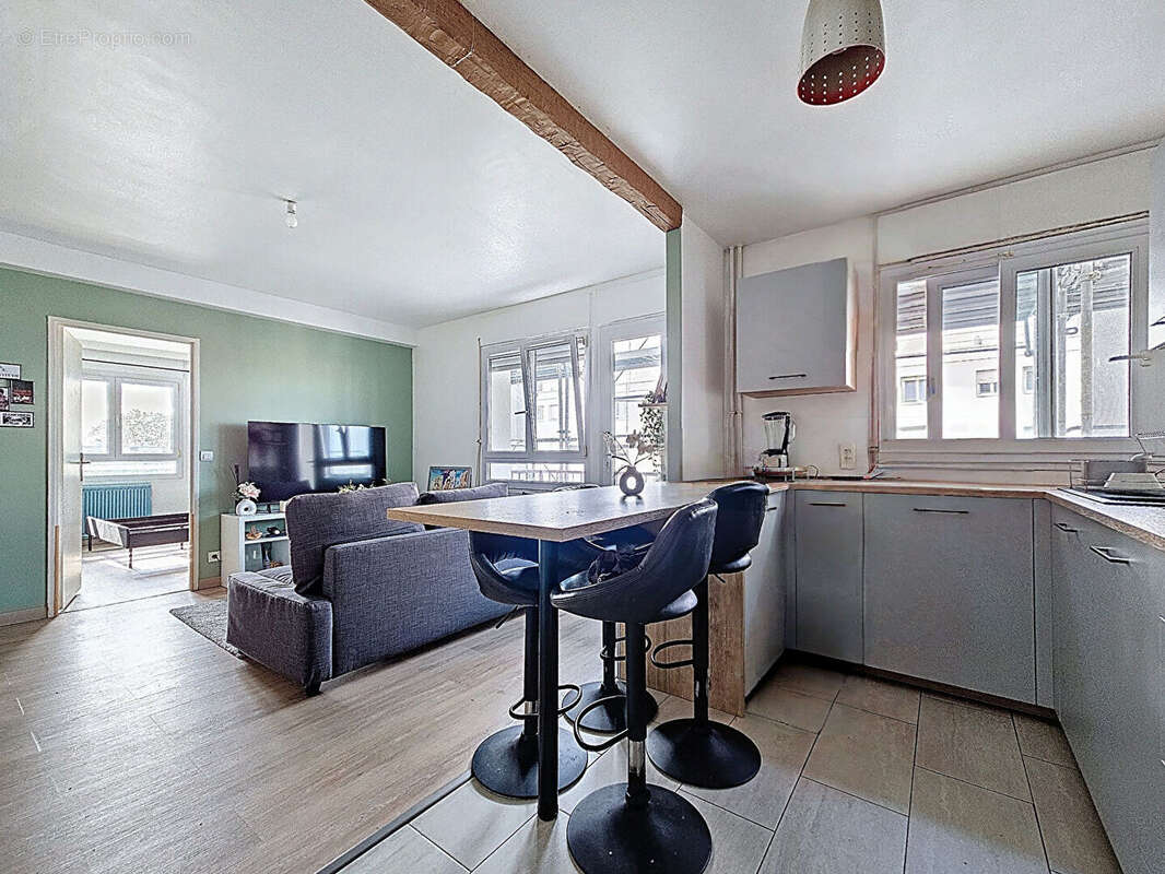 Appartement à SARTROUVILLE