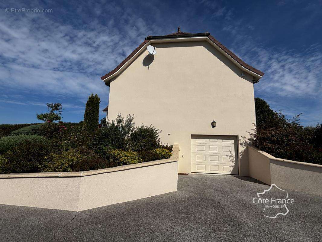 Maison à SAINT-CONSTANT