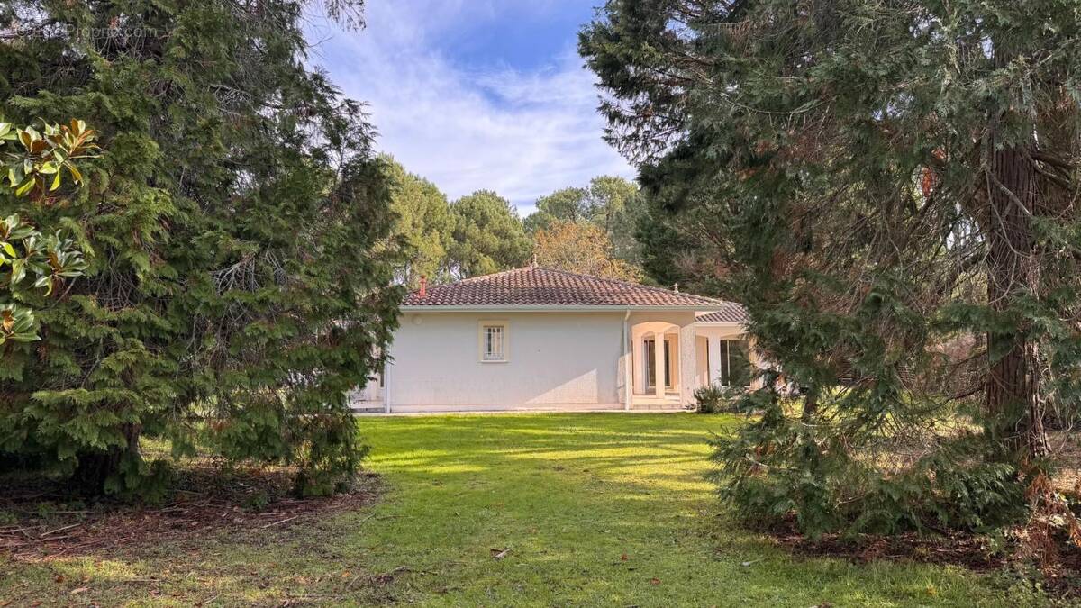Maison à ARES