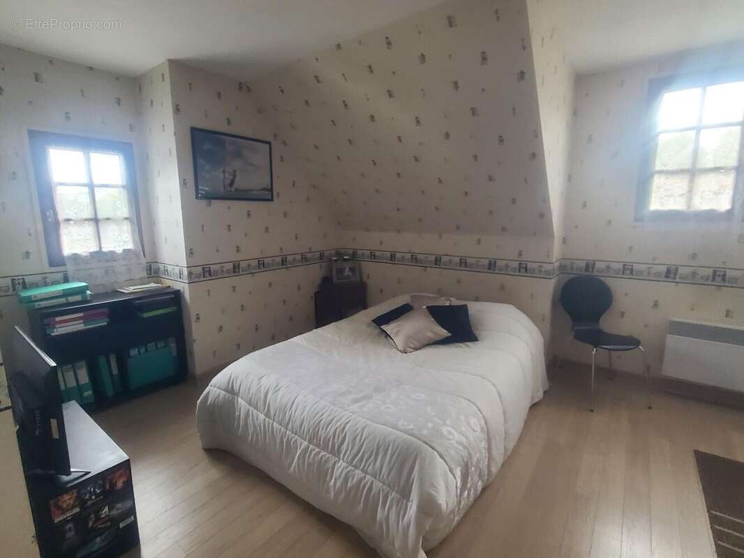 Photo 9 - Commerce à PETIT-COURONNE