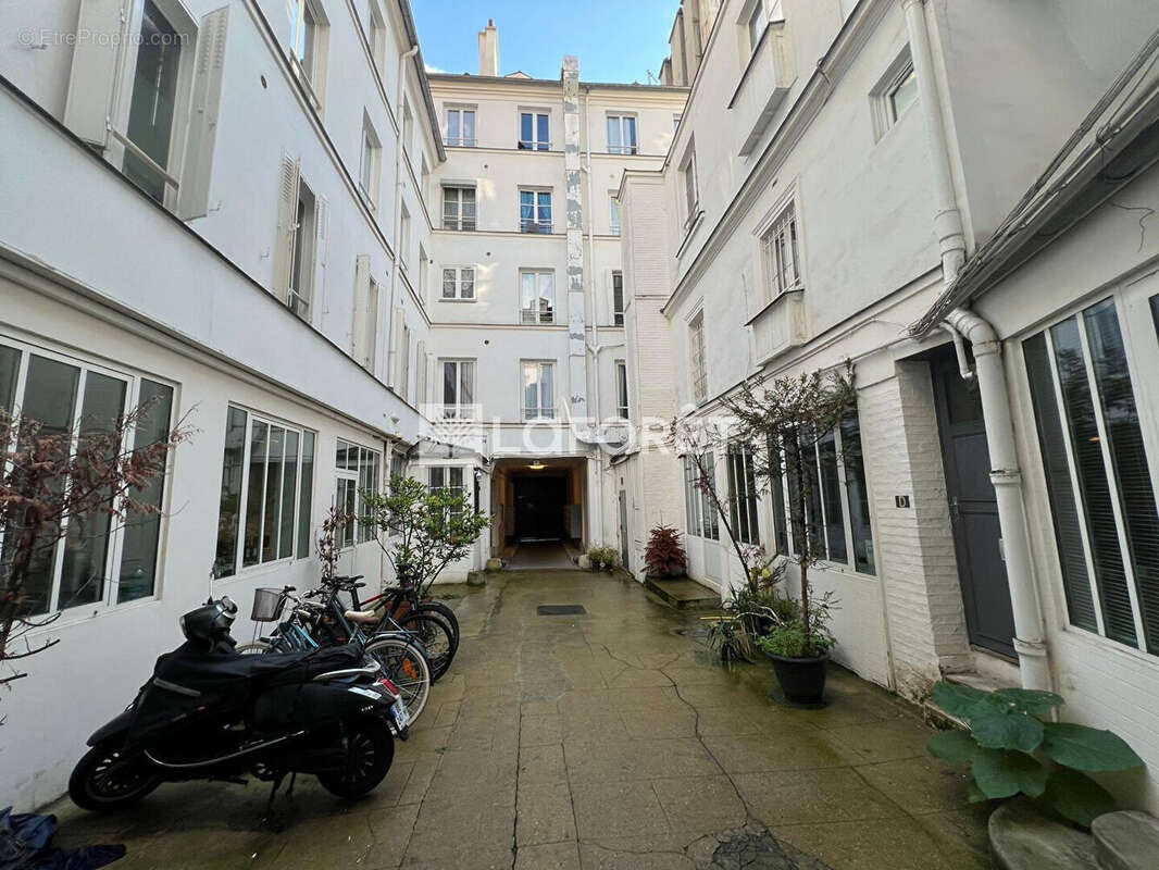 Appartement à PARIS-8E