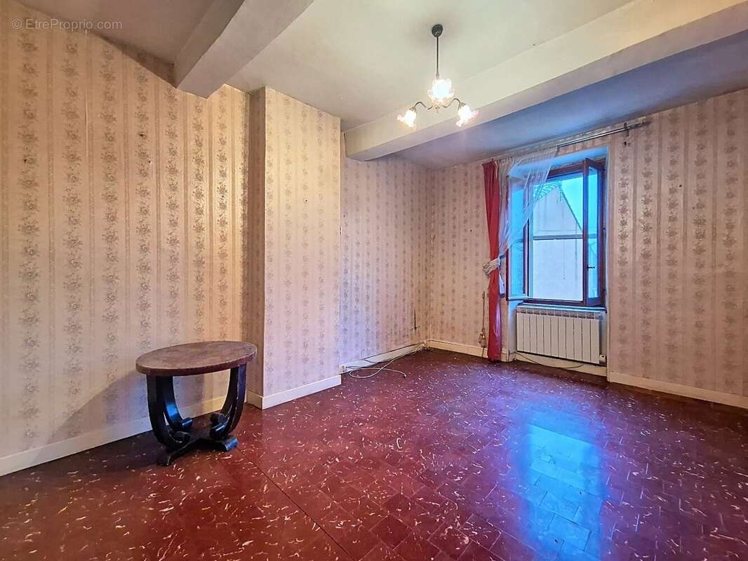 Maison à SAINT-CHINIAN