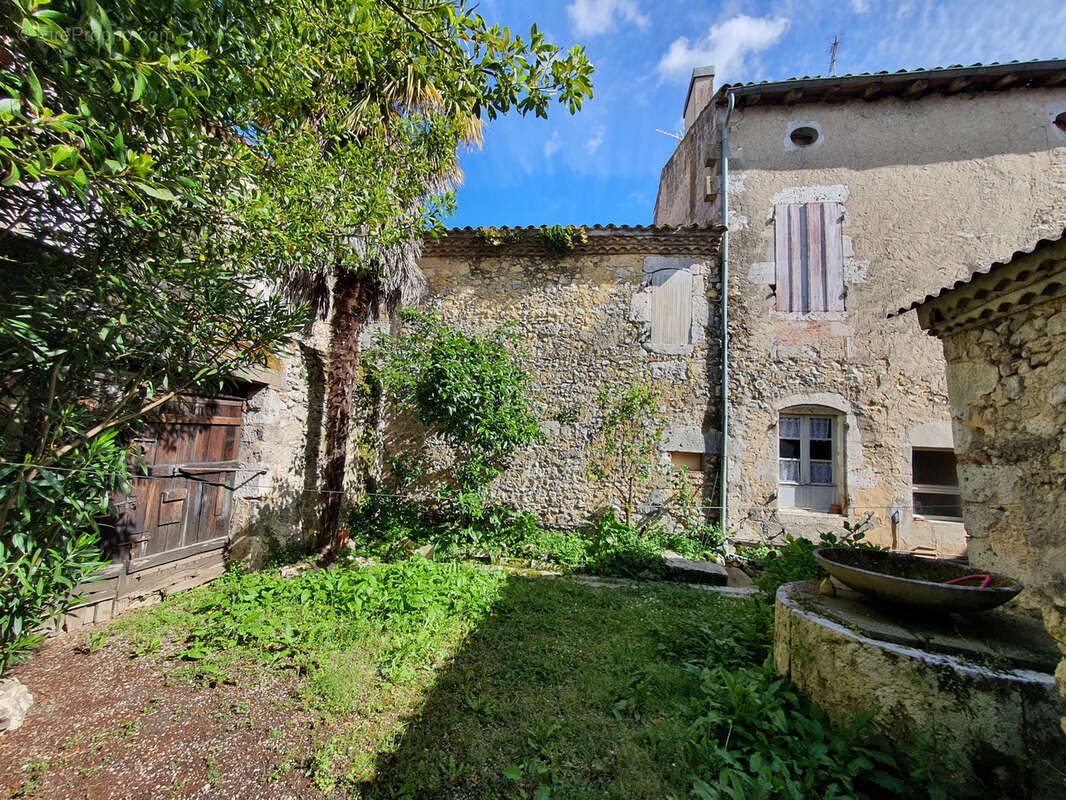 Exclusivité vianne (47)   maison de ville - p8   225m2   jardin de cure 60m2 - photo 3