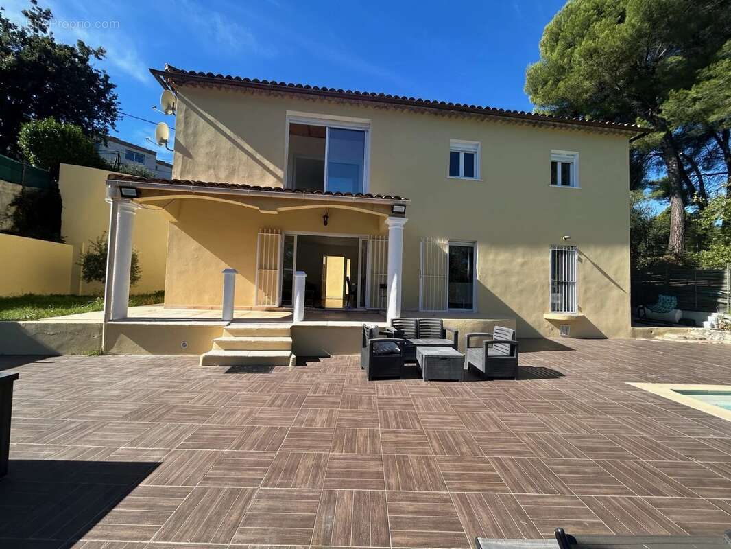 Maison à CAGNES-SUR-MER