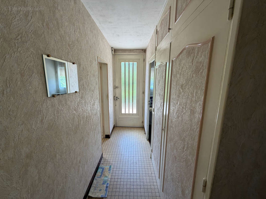 Maison 2 chambres + garage - dependance - terrain - photo 15