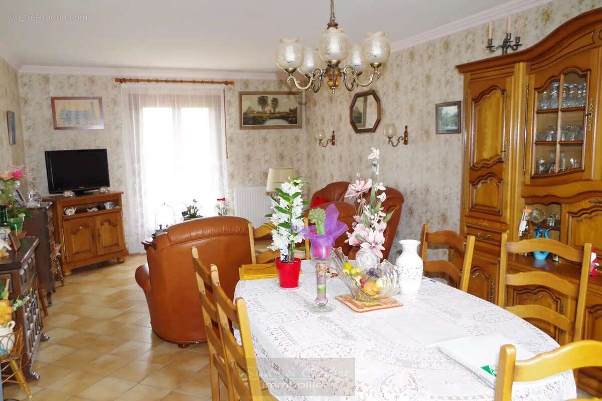 Maison à VILLEMANDEUR