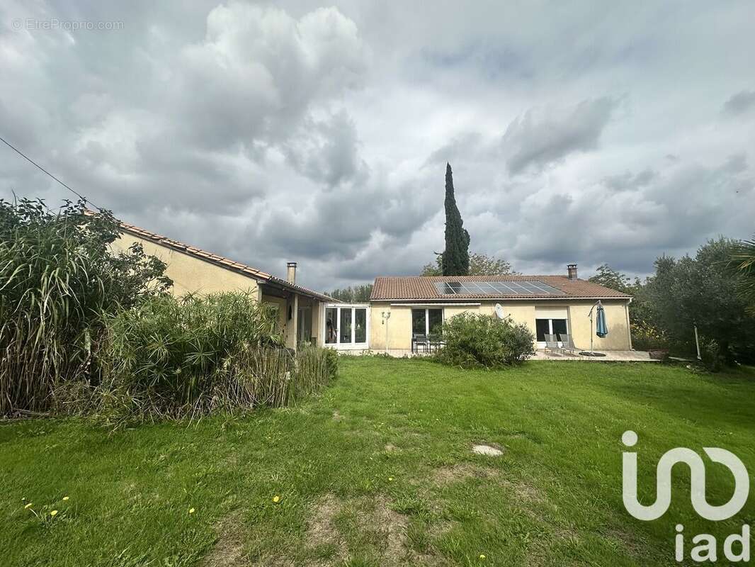 Maison 239 m² à Sainte-Colombe  - photo 2