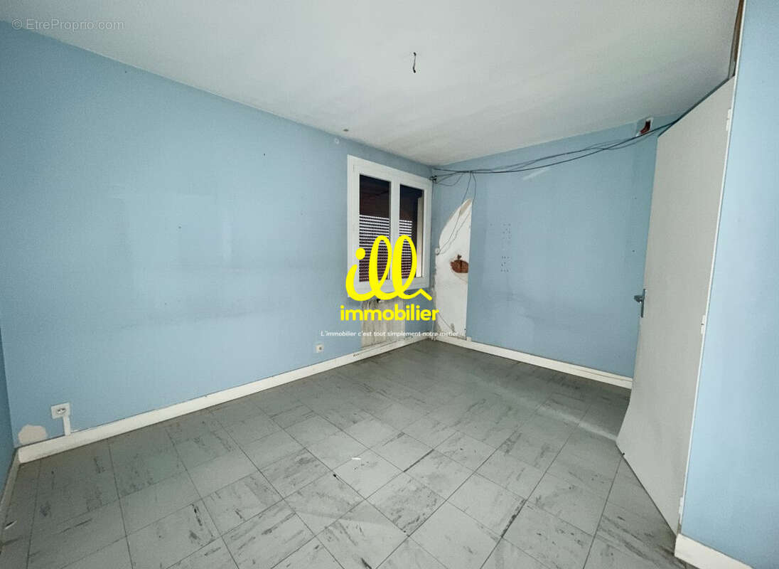 Appartement 94 m² à Charleville-Mezieres  - photo 7