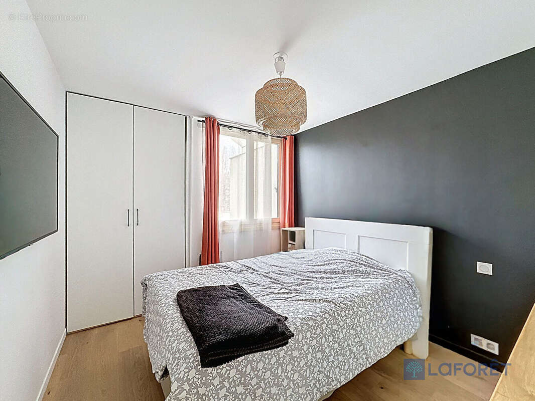 Appartement rénové - centre ville Arpajon -  F3 - 68m² - photo 8