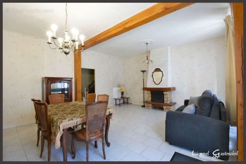 Maison de ville à vendre 4 chambres extérieur et garage sur la commune de Port Sainte Foy et Ponchapt en Dordogne - photo 4
